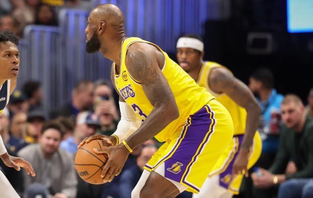 开云-詹姆斯砍准三双+回应落选全明星首发：毫无反应