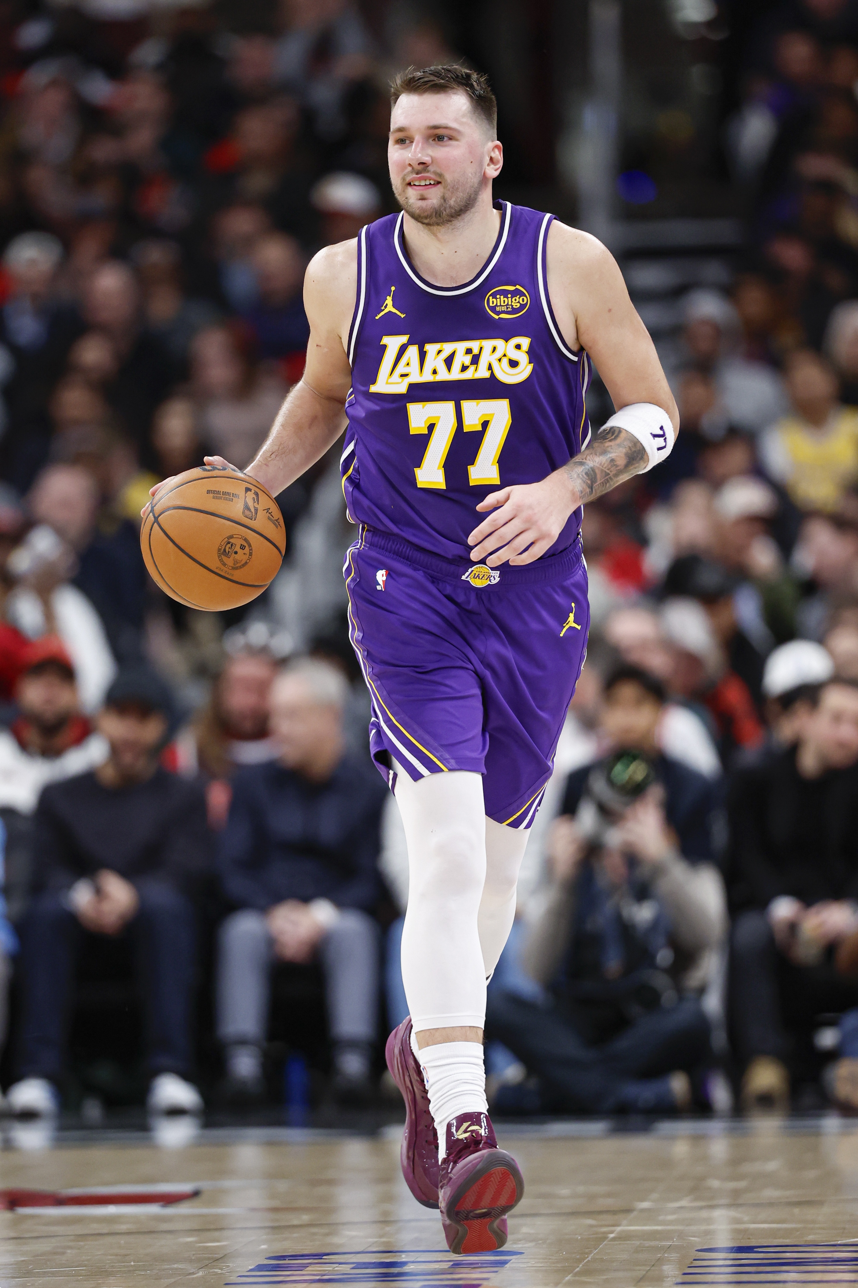 开云体育-解说：曾经的那个无解的东契奇回来了 几乎是一人挑战公牛全队